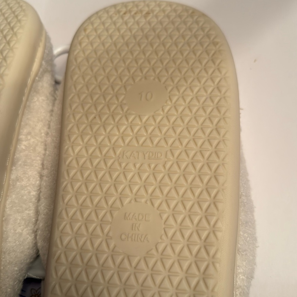 NWT Katydid Softball Bow Slippers - Picture 5 of 5